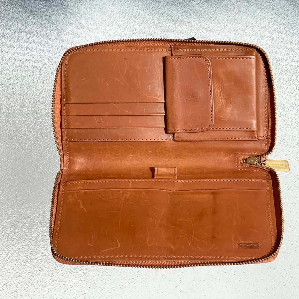 Coach Sonoma Saddle Natural Grain Zip Around Clutch - Picture 3 of 6